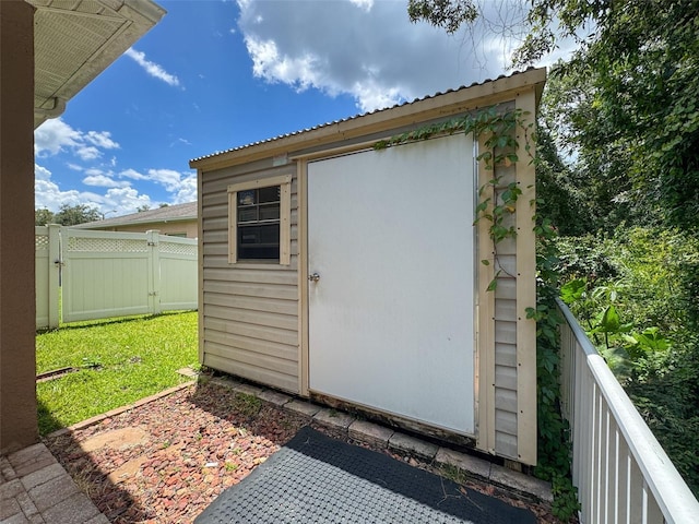 12200 Hunters Lake Dr, New Port Richey, FL 34654 - view of shed