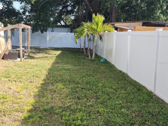 310 4th Ave SW, Ruskin, FL 33570 - view of fenced backyard