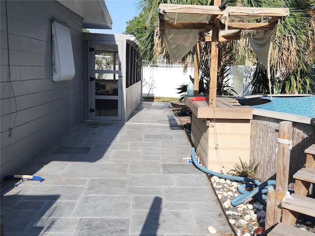 310 4th Ave SW, Ruskin, FL 33570 - view of patio / terrace