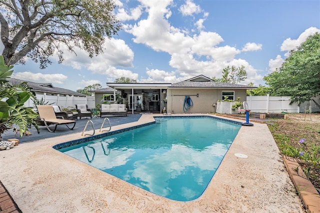 1403 Tallahassee Dr, Tarpon Springs, FL 34689 - view of pool featuring outdoor lounge area, a fenced backyard, a patio area, and ceiling fan