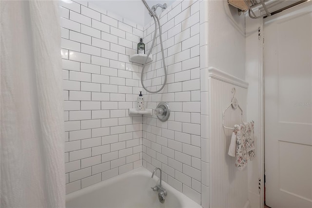 917 W Idlewild Ave, Tampa, FL 33604 - full bath featuring shower / bathtub combination with curtain