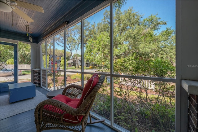 917 W Idlewild Ave, Tampa, FL 33604 - sunroom / solarium featuring ceiling fan