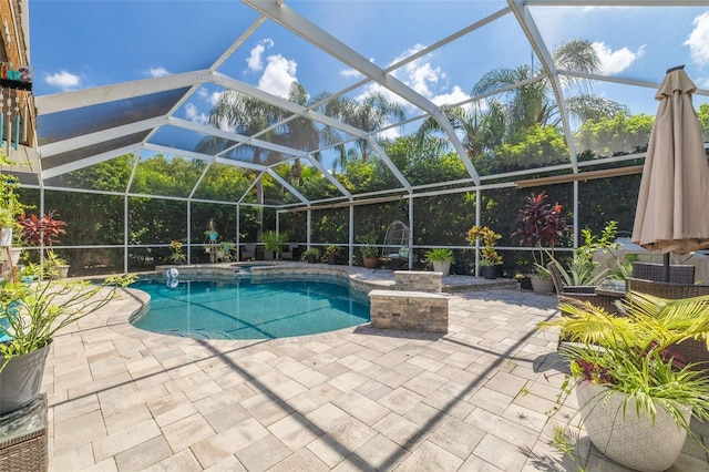 4147 Grandchamp Cir, Palm Harbor, FL 34685 - swimming pool featuring a patio, a jacuzzi, and a lanai
