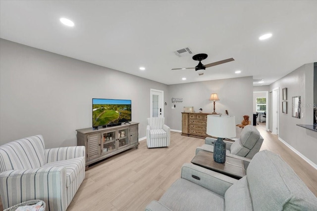 511 Foxglove Cir Unit B, Sun City Center, FL 33573 - living room featuring light wood-type flooring, recessed lighting, and a ceiling fan