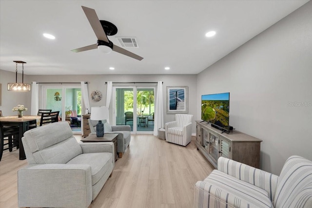 511 Foxglove Cir Unit B, Sun City Center, FL 33573 - living room featuring recessed lighting, light wood-style flooring, and a ceiling fan