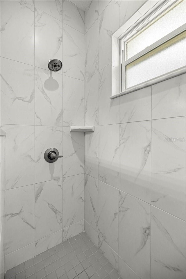 5352 W Corral Pl, Beverly Hills, FL 34465 - full bath with a tile shower