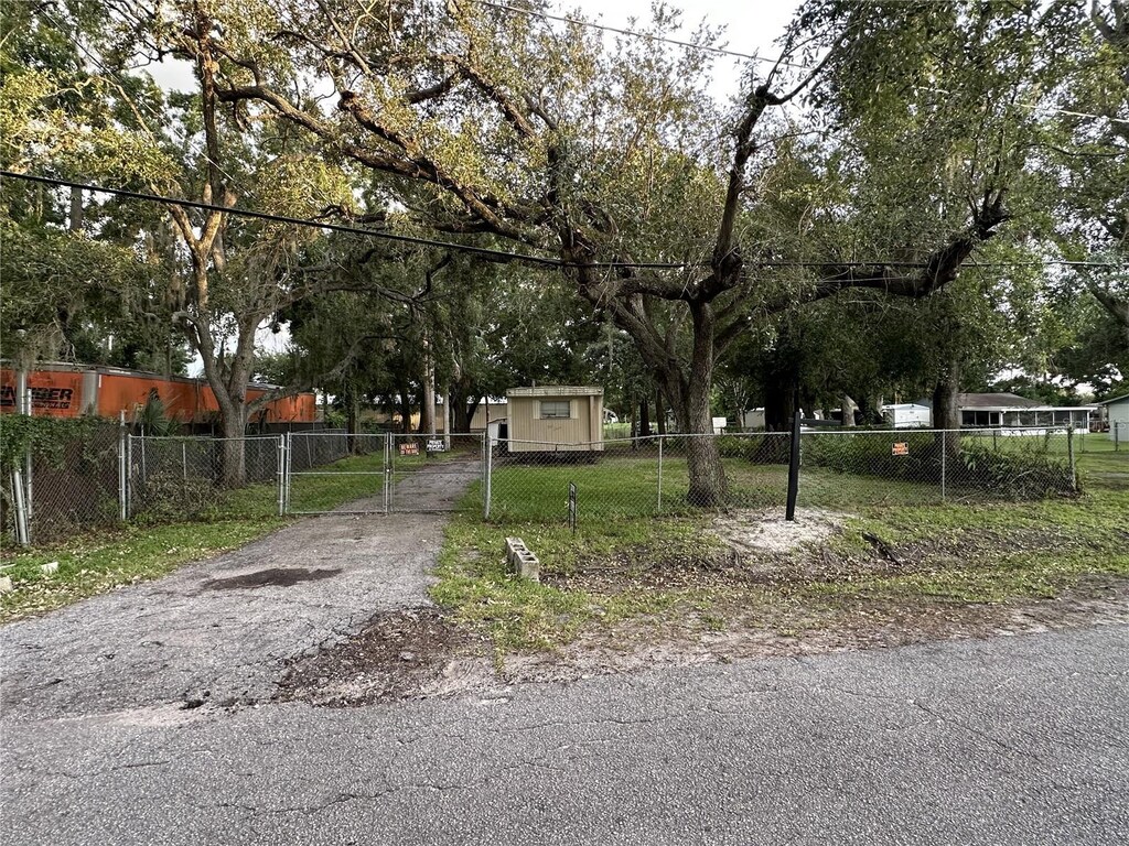 6125 Cliff Ave, Gibsonton, FL 33534 - photo 1