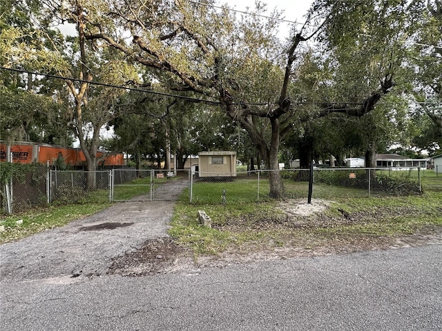 6125 Cliff Ave, Gibsonton, FL 33534 - photo 1