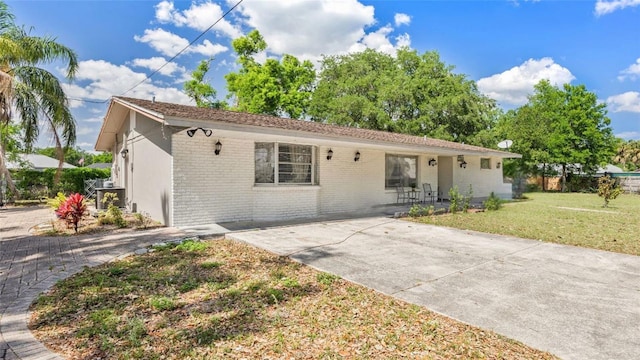 904 Woodland Dr, Seffner, FL 33584 - photo 2