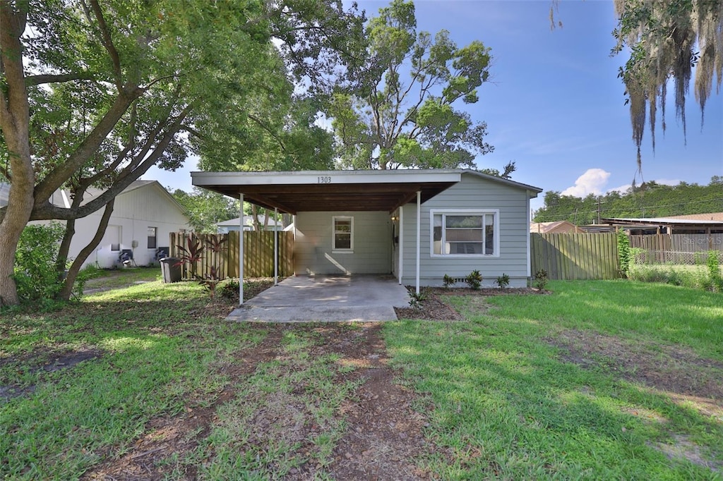 1303 E Cherry St, Plant City, FL 33563 - photo 1
