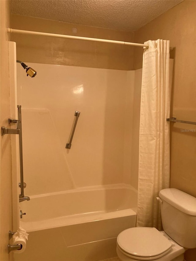 5623 80th St N Unit 314, Saint Petersburg, FL 33709 - bathroom with shower / bath combo and a textured ceiling