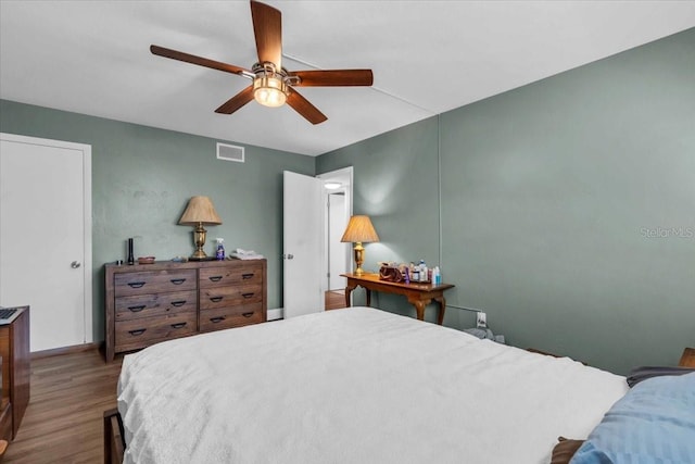 1485 Lakeview Rd Unit 2, Clearwater, FL 33756 - bedroom with wood finished floors and ceiling fan