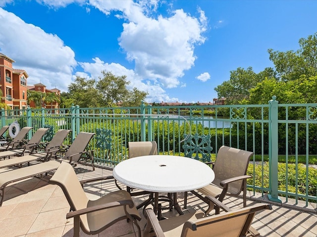 2733 Via Cipriani Unit 830B, Clearwater, FL 33764 - view of patio / terrace