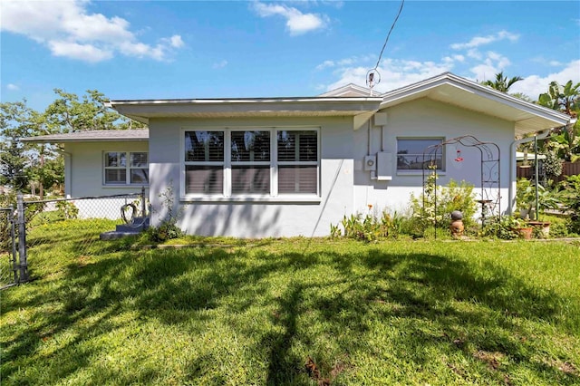 917 Pineview Ave, Clearwater, FL 33756 - view of front of house featuring stucco siding