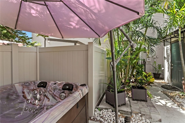 441 75th Ave N, Saint Petersburg, FL 33702 - view of patio with a hot tub