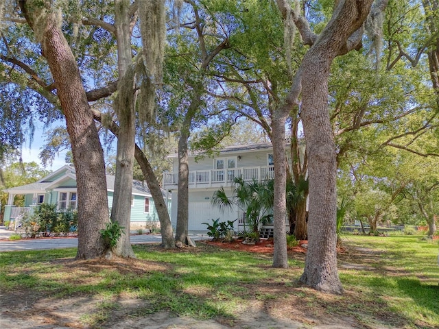 408 Georgia Ave, Crystal Beach, FL 34681 - view of front facade with a front lawn