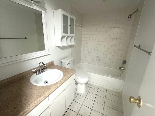 6342 Newtown Cir Unit A4, Tampa, FL 33615 - bathroom with vanity, washtub / shower combination, and tile patterned floors