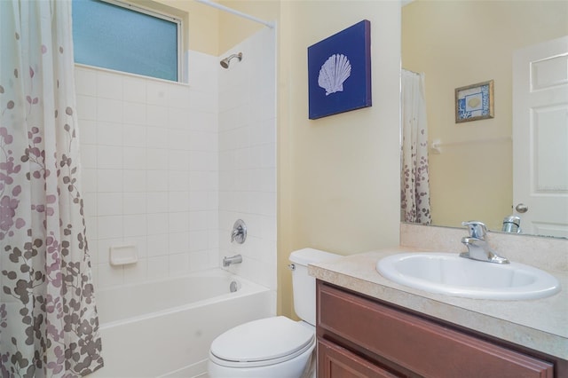 12721 Avelar Creek Dr, Riverview, FL 33578 - full bath with vanity and shower / tub combo
