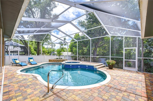 2504 Oak Landing Dr, Brandon, FL 33511 - view of swimming pool featuring a patio area, a pool with connected hot tub, and glass enclosure