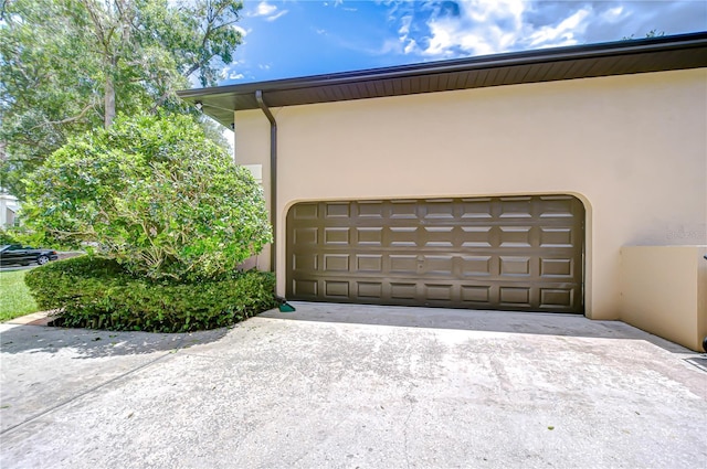 2504 Oak Landing Dr, Brandon, FL 33511 - garage featuring driveway