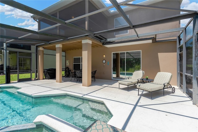 886 Suffolk Pl, Davenport, FL 33896 - outdoor pool with a patio and a lanai