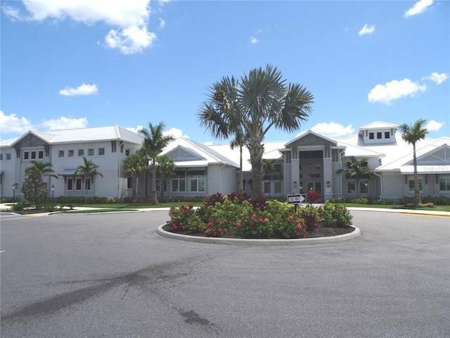 4957 Seafoam Trl, Bradenton, FL 34211 - view of property featuring a residential view