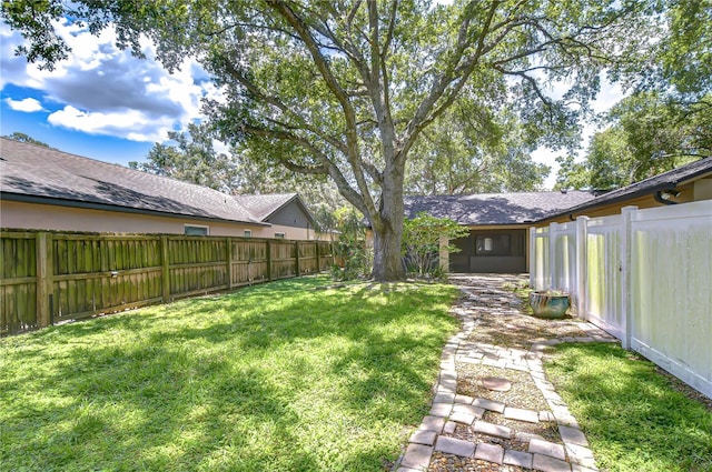 512 Pinewalk Dr, Brandon, FL 33510 - view of fenced backyard