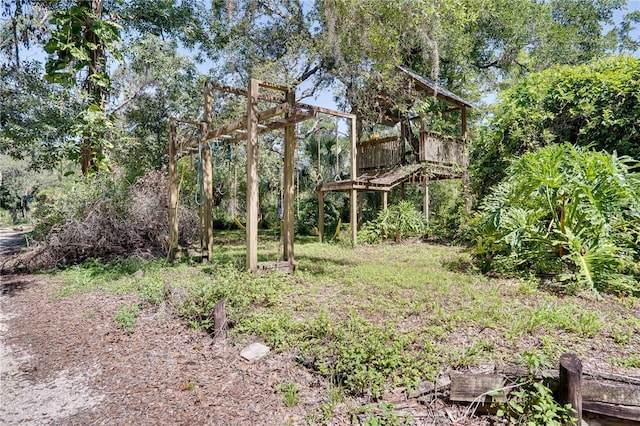 6924 Valrie Ln, Riverview, FL 33569 - view of yard with a deck