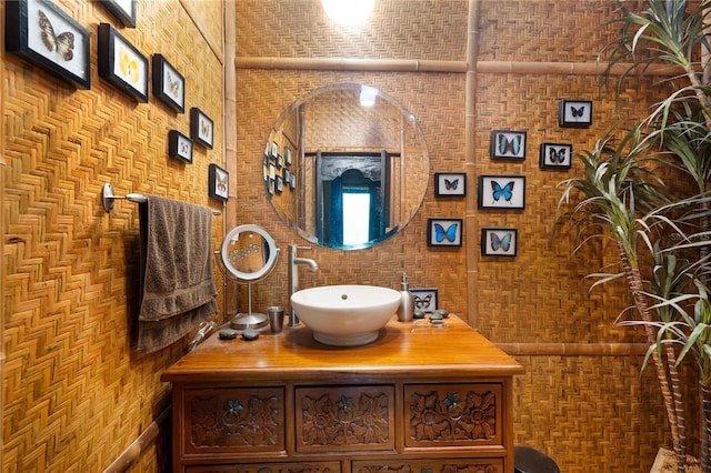 6924 Valrie Ln, Riverview, FL 33569 - bathroom featuring vanity