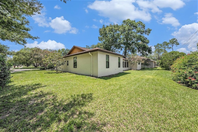 6709 Peachtree Dr, Temple Terrace, FL 33617 - view of green lawn