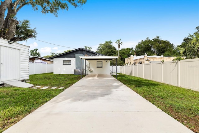 5055 9th St, Zephyrhills, FL 33542 - view of front facade with concrete driveway