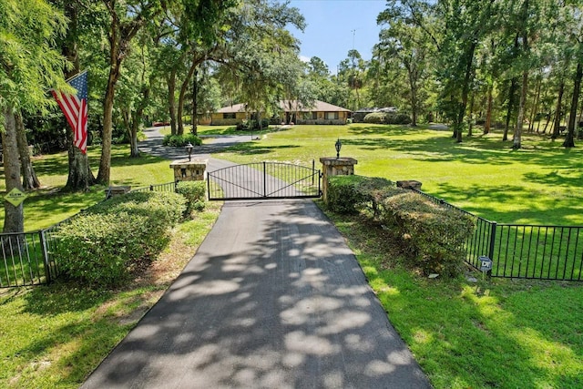 10584 N Dawnflower Pt, Crystal River, FL 34428 - view of home's community featuring a gate