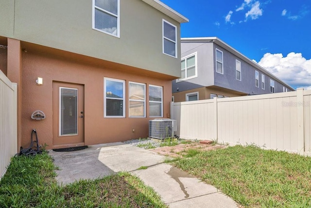 12975 Calderdale Ave, Windermere, FL 34786 - entrance to property with stucco siding and a patio