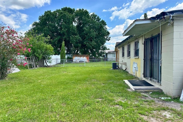 5016 S 86th St, Tampa, FL 33619 - view of yard