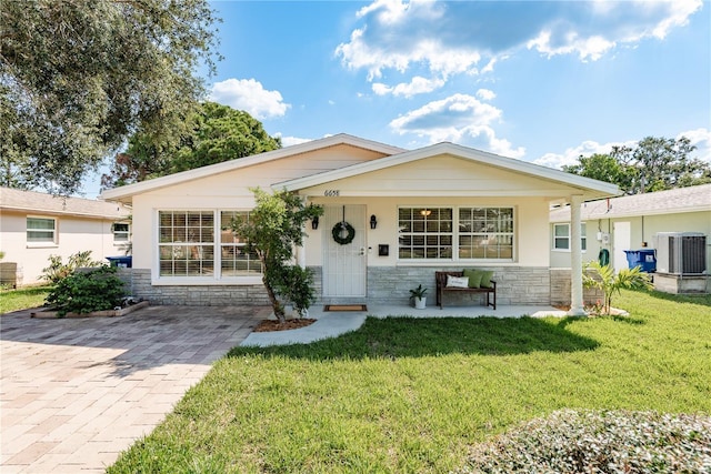 6658 Stewart Ave N, Saint Petersburg, FL 33702 - photo 1