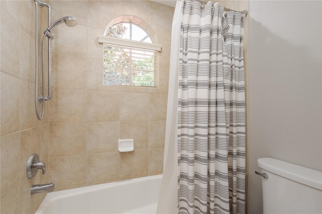 3042 Wentworth Way, Tarpon Springs, FL 34688 - bathroom featuring shower / tub combo with curtain