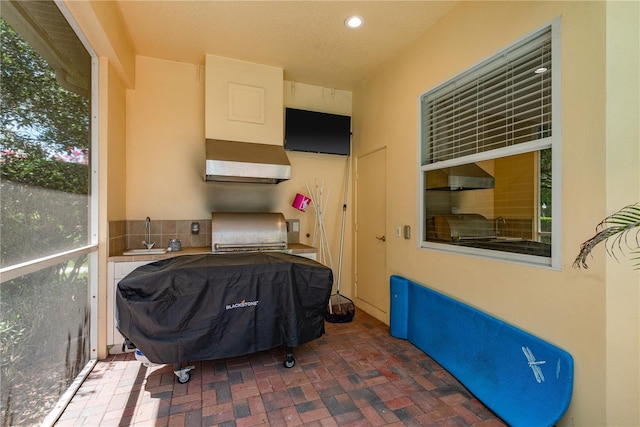 3042 Wentworth Way, Tarpon Springs, FL 34688 - view of patio / terrace with a grill