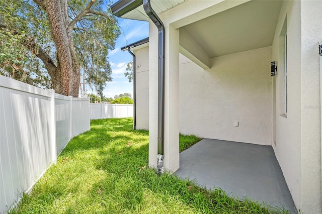 8319 N Ogontz Ave, Tampa, FL 33604 - view of yard