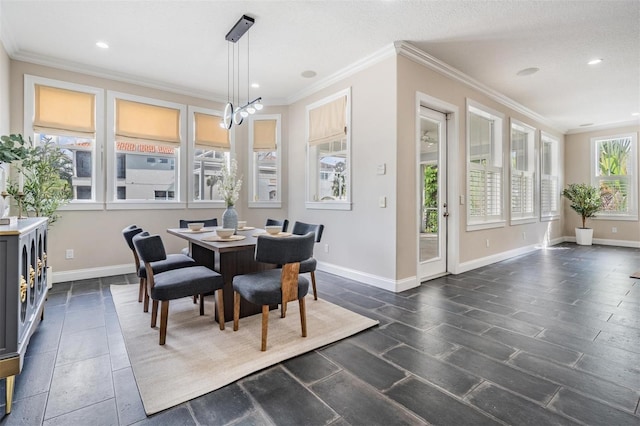 650 Geneva Pl, Tampa, FL 33606 - dining room featuring crown molding, recessed lighting, and a chandelier