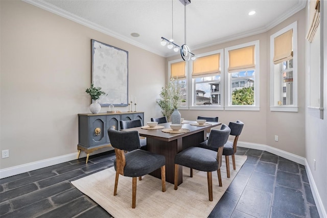 650 Geneva Pl, Tampa, FL 33606 - dining space featuring crown molding and recessed lighting