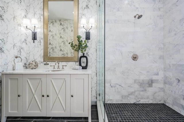 650 Geneva Pl, Tampa, FL 33606 - bathroom with vanity and tiled shower