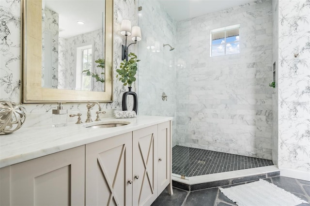 650 Geneva Pl, Tampa, FL 33606 - bathroom featuring vanity and tiled shower