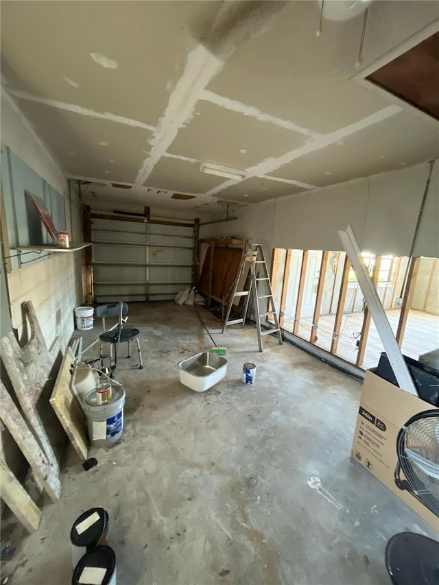 1782 Michigan Ave NE, Saint Petersburg, FL 33703 - view of garage