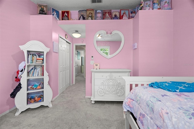 3323 Fox Hunt Dr, Palm Harbor, FL 34683 - bedroom featuring carpet flooring and a closet
