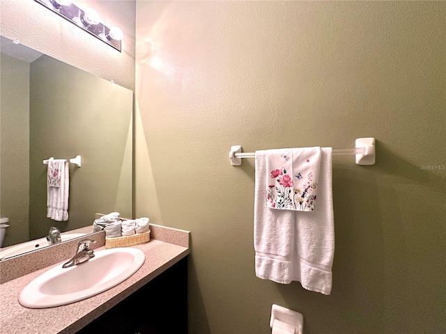10621 Scenic Hollow Dr, Riverview, FL 33578 - bathroom with vanity and toilet