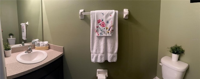 10621 Scenic Hollow Dr, Riverview, FL 33578 - half bath featuring toilet and vanity