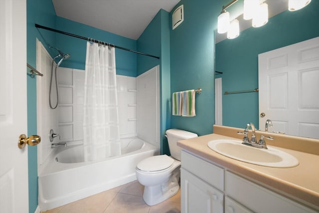 10764 70th Ave Unit 4305, Seminole, FL 33772 - full bath featuring shower / bath combo with shower curtain, tile patterned floors, and vanity
