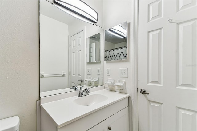 3335 Fox Hunt Dr, Palm Harbor, FL 34683 - full bath featuring vanity and toilet