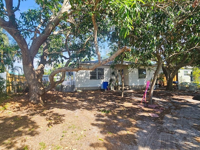 714 Gray St S, Gulfport, FL 33707 - photo 1
