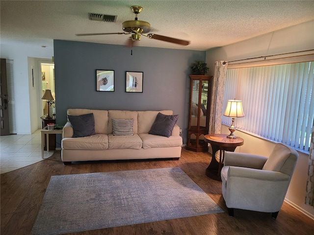 2588 Laurelwood Dr Unit 16A, Clearwater, FL 33763 - photo 6
